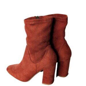 NWT Cape Robbin Rust Betisa-3 Faux Suede Ankle Booties Size 7.5